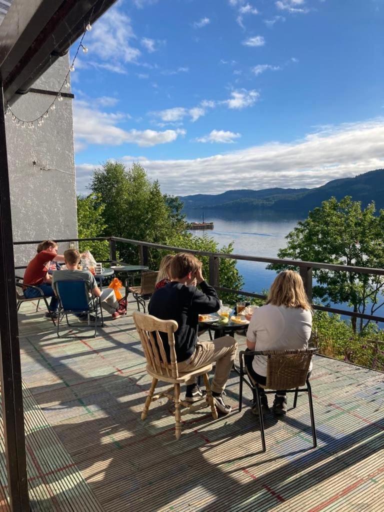 Loch Ness' Lochside Hostel, Over 18S Only, Social Backpackers Atmosphere 인버모리스톤 외부 사진