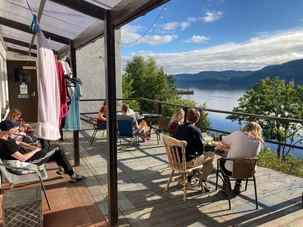 Loch Ness' Lochside Hostel, Over 18S Only, Social Backpackers Atmosphere 인버모리스톤 외부 사진