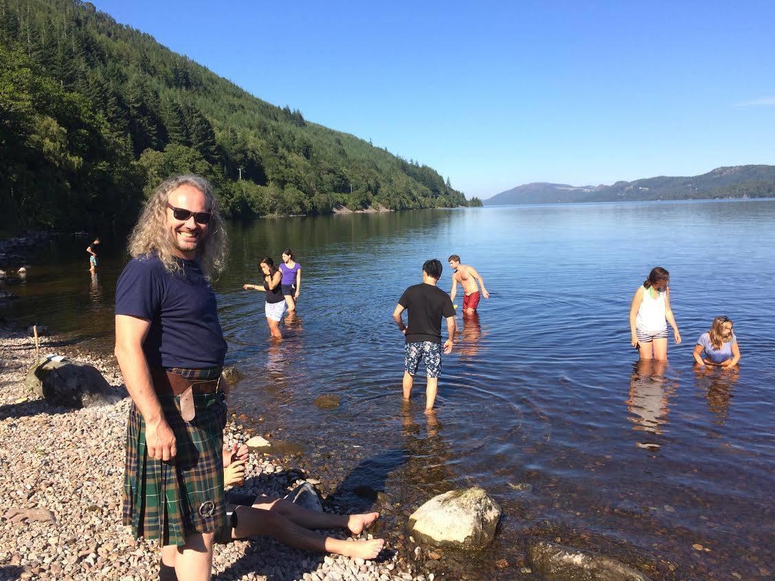 Loch Ness' Lochside Hostel, Over 18S Only, Social Backpackers Atmosphere 인버모리스톤 외부 사진