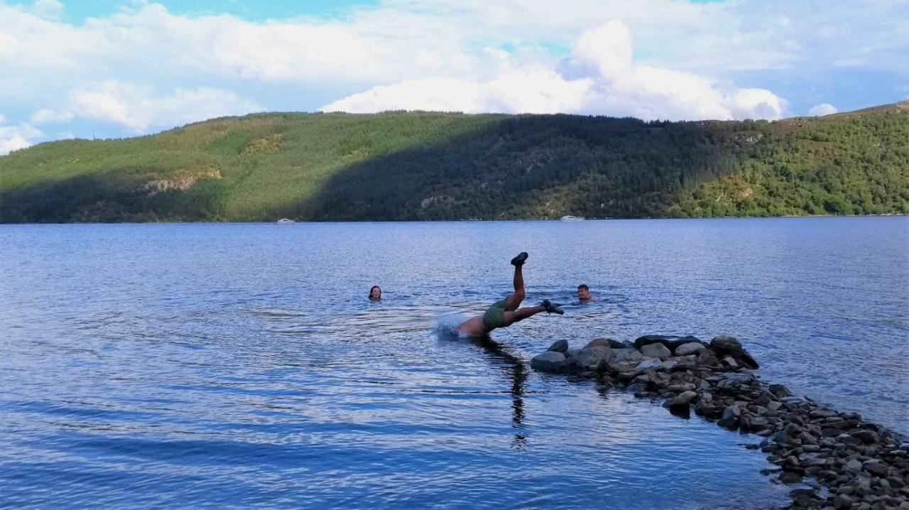 Loch Ness' Lochside Hostel, Over 18S Only, Social Backpackers Atmosphere 인버모리스톤 외부 사진