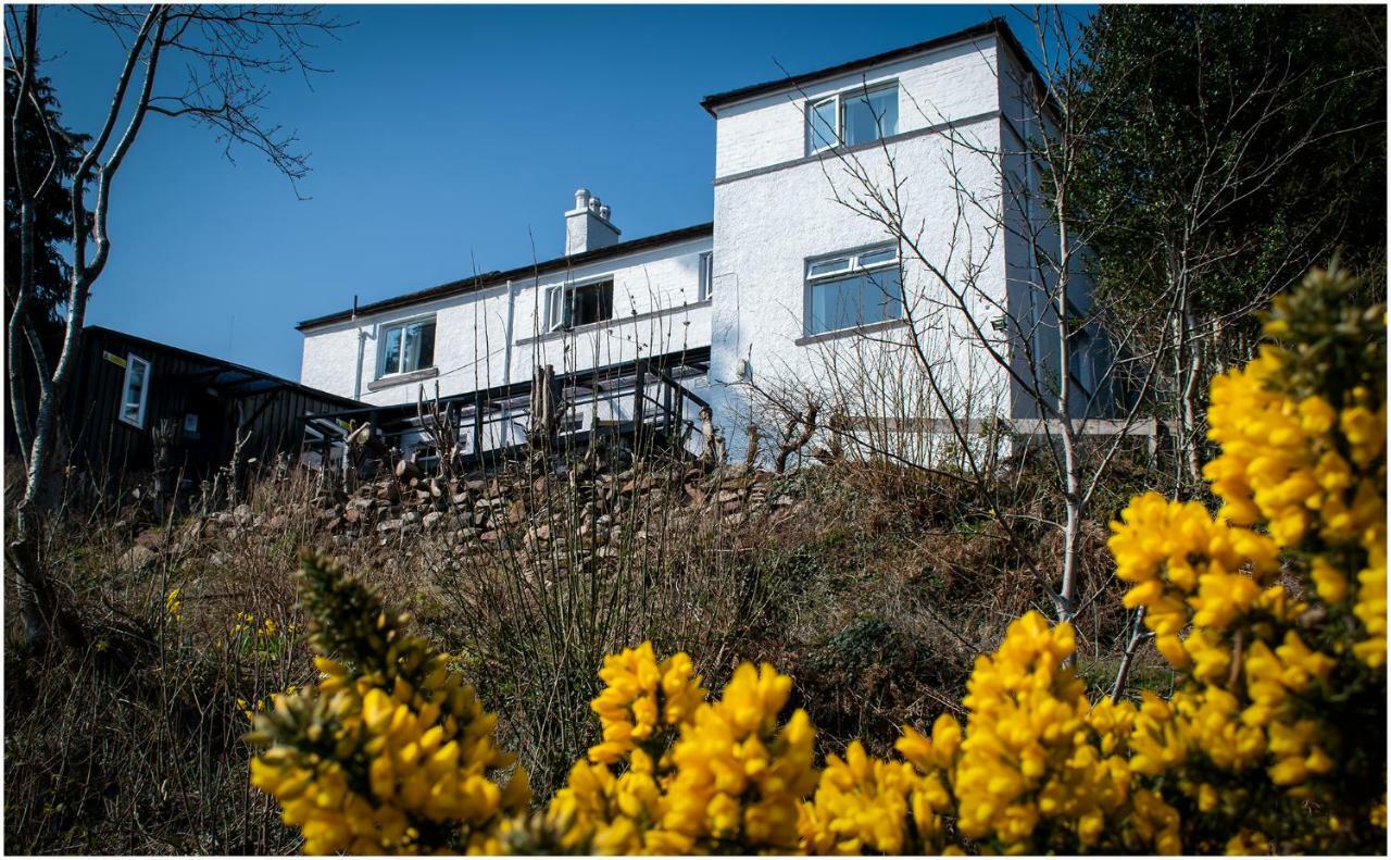 Loch Ness' Lochside Hostel, Over 18S Only, Social Backpackers Atmosphere 인버모리스톤 외부 사진